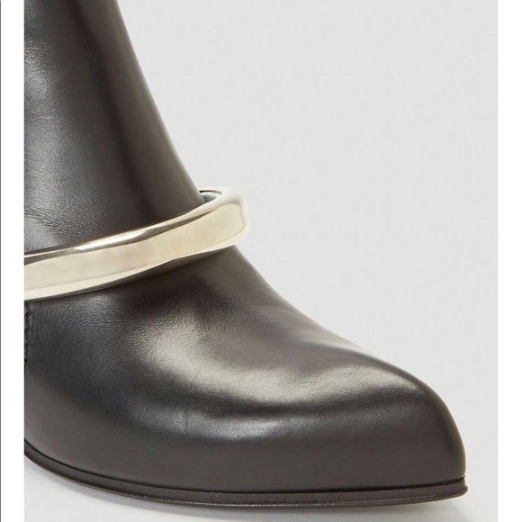 🎉HP x 3🎉Alexander McQueen Black Peak Ankle Boots